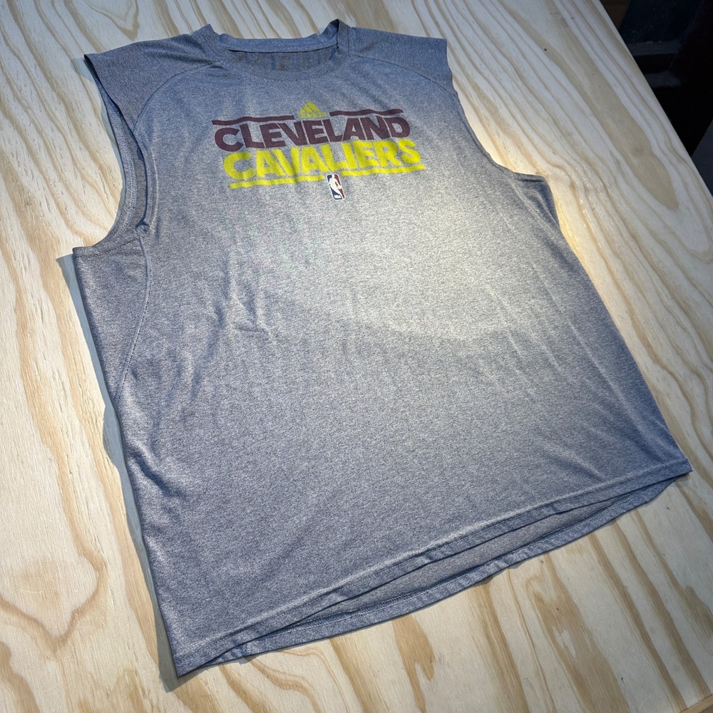 Adidas Cleveland Cavaliers NBA Mens XL Gray Sleeveless Athletic Shirt